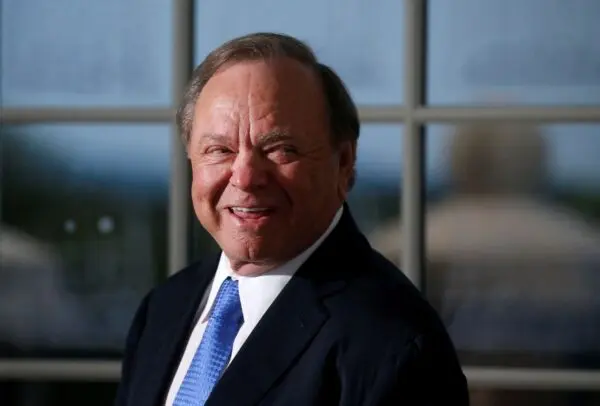 Harold Hamm of Continental Resources introduces himself at a dinner for business leaders hosted by President Donald Trump at Trump National Golf Club in Bedminster, N. J., on Aug. 7, 2018. ( Leah Millis/Reuters )